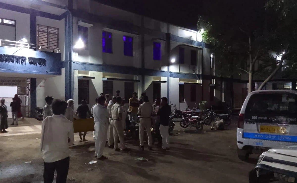 Girl Screams To Escape Assault At Madhya Pradesh Hospital gnr 