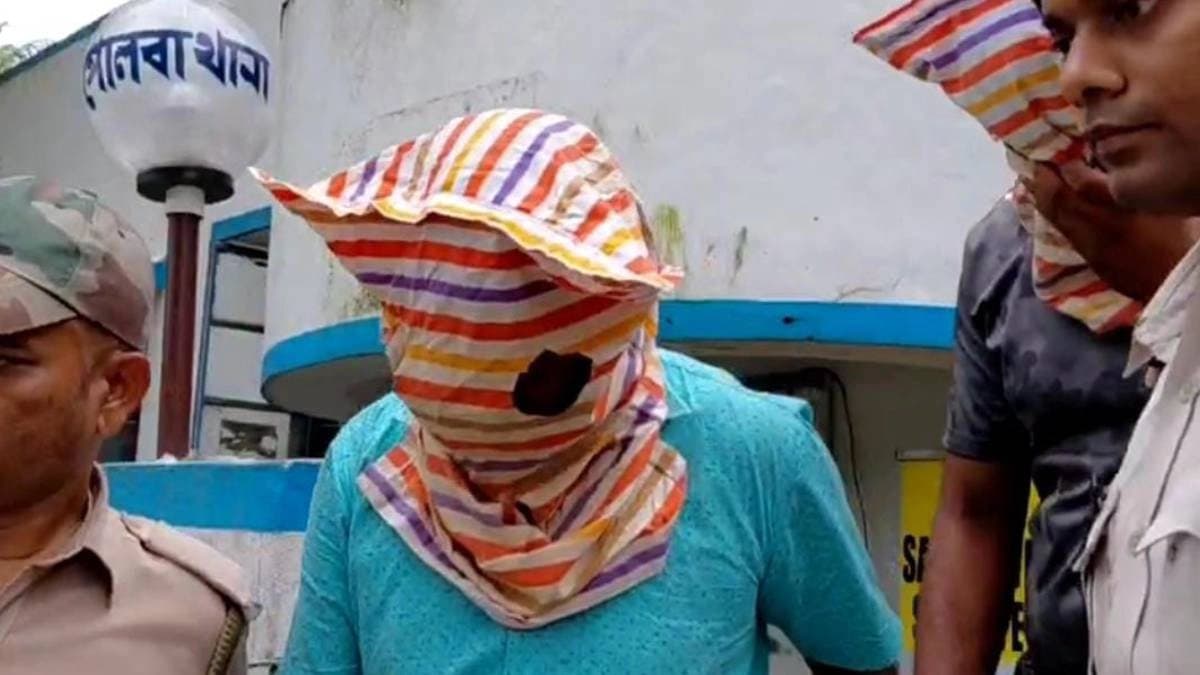 Fake police arrested from hooghly