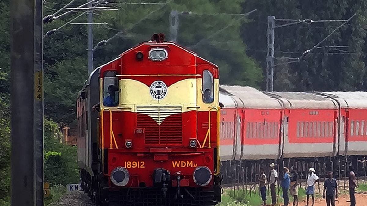 which is the fastest train in india