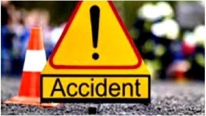 Bus Accident: ‌ভুবনেশ্বর থেকে কলকাতা আসার পথে জাতীয় সড়কে উল্টে গেল বাস, আহত ১৫