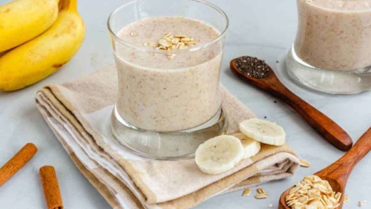 This smoothie made with oats and other ingredients,make your stomach healthy and full lif
