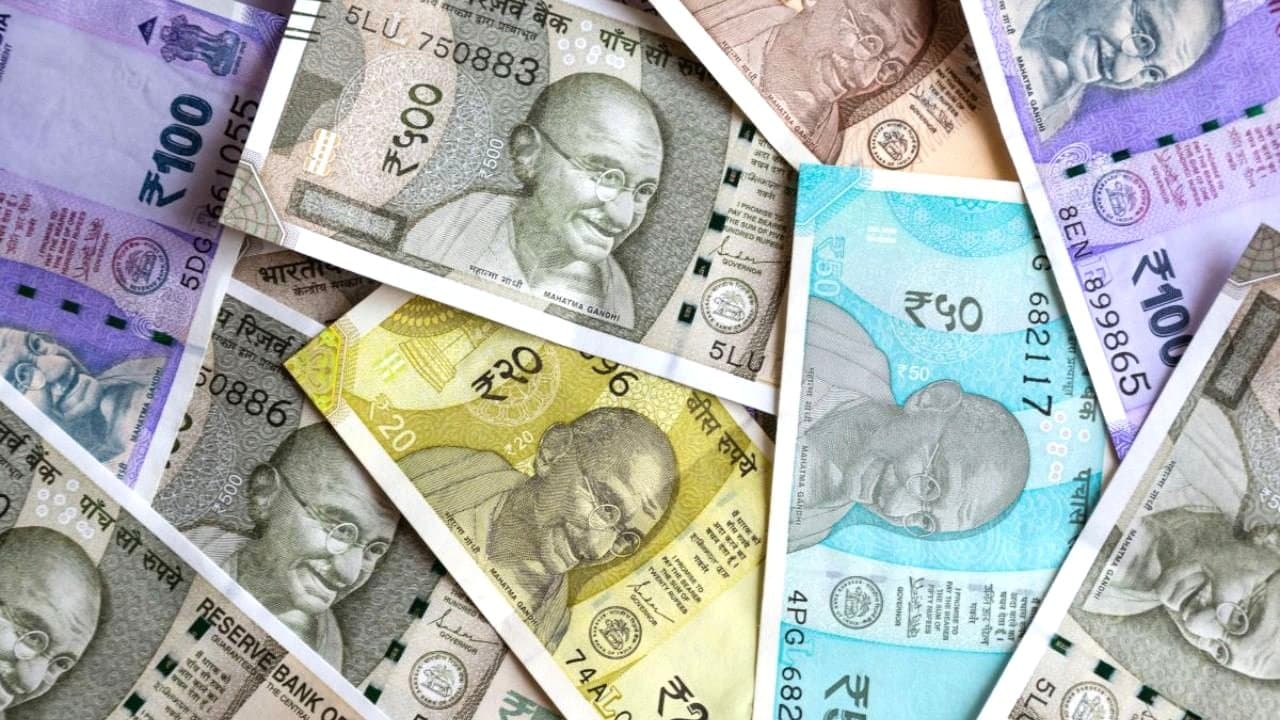 সর্বকালের সর্বনিম্নে ভারতীয় টাকার দর 