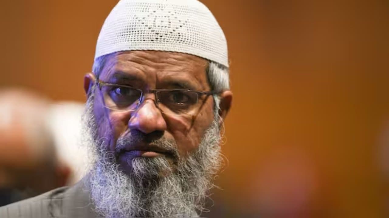 Controversial Zakir Naik banned from Bangladesh till elections