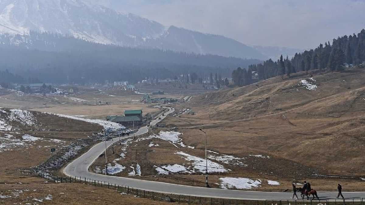 Snowless winter sparks an unprecedented water crisis in Kashmir gnr