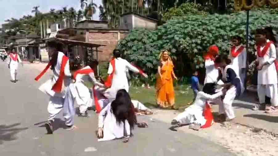 In Uniform Students of a School Got Engaged in a Scuffle Publicly