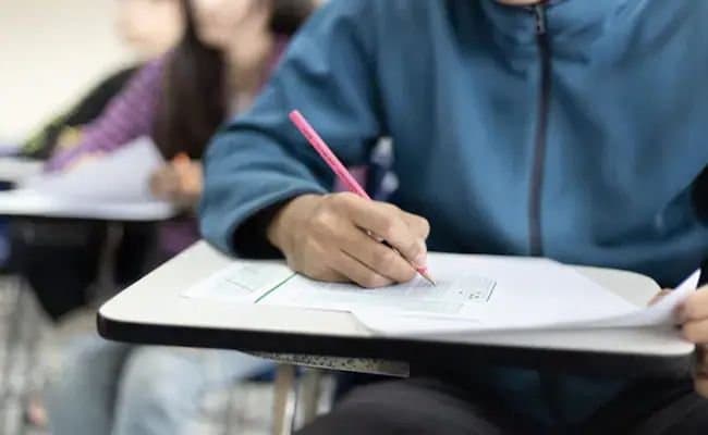 Neet : সুপ্রিম কোর্টের নির্দেশে পুনরায় নিটের পরীক্ষা, হাজিরা মাত্র ৫২%