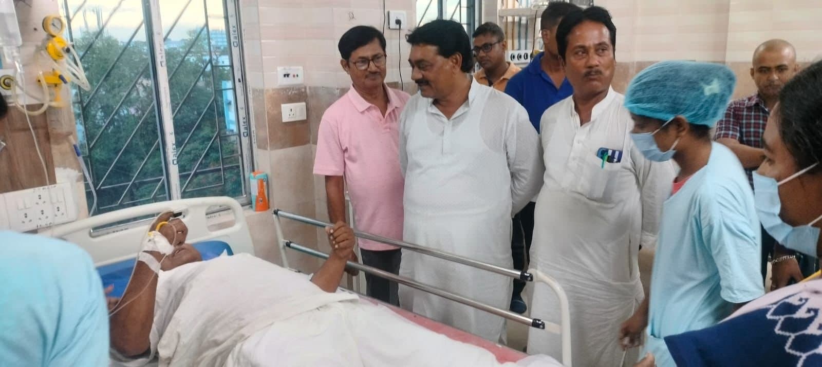 সরকারি বৈঠকে যোগ দিতে যাওয়ার পথে অসুস্থ তৃণমূল বিধায়ক, ভর্তি হাসপাতালে