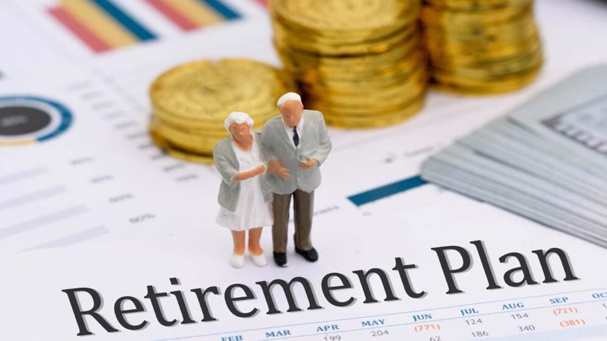Mutual funds or pension plans or this both good are options for secure income in retirement