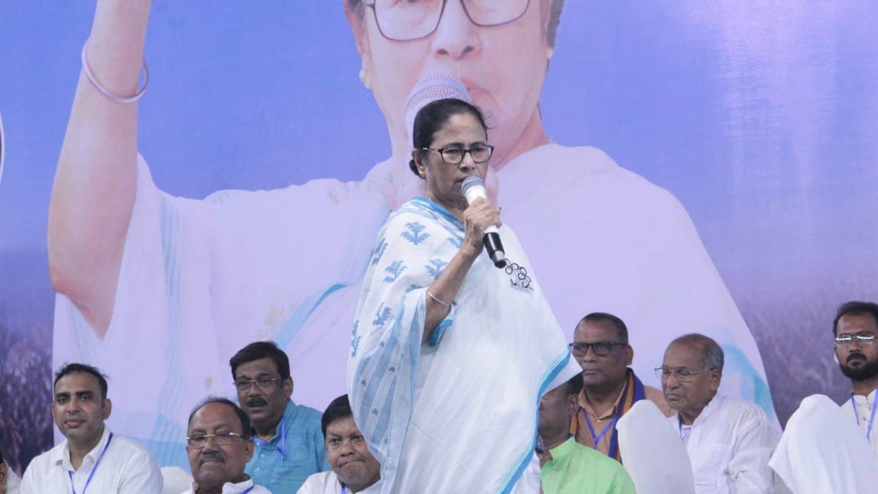 ইন্ডিয়া জোট ক্ষমতায় এলে বাইরে থেকে সমর্থন করব: মমতা 