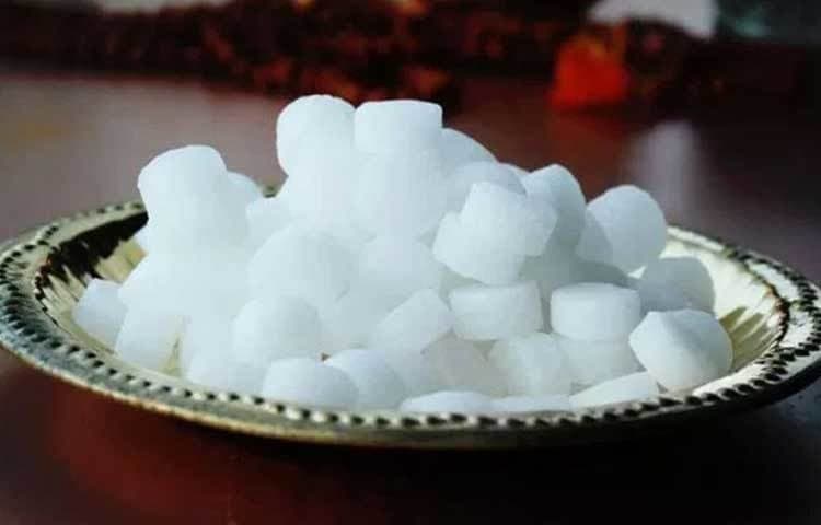  Good Usage of camphor for bring peace and happiness for your happy family.lif 