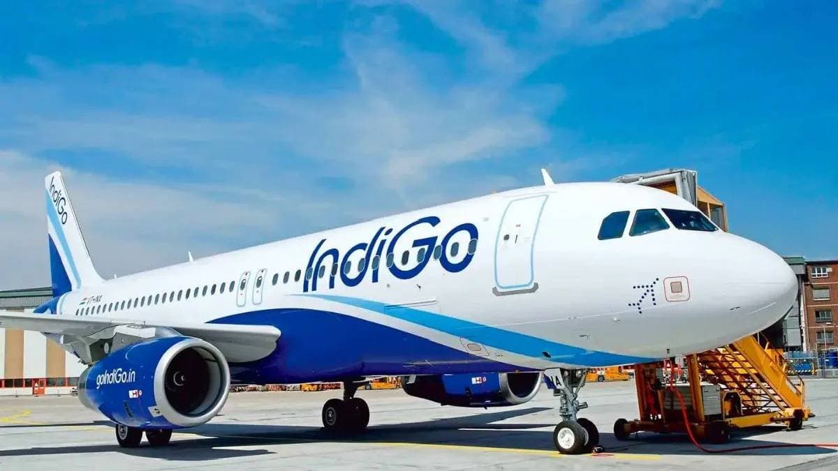 IndiGo flight attendant accused of stealing five Year old passengers gold chain 