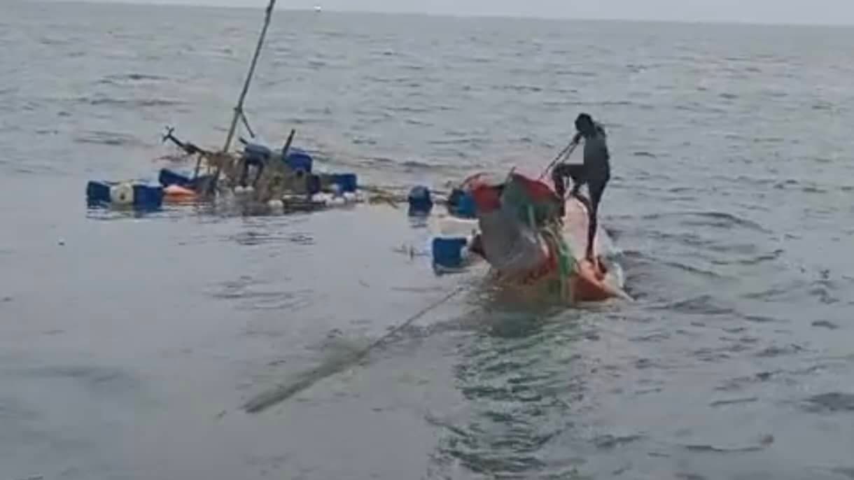 Kakdwip eight fisherman dead body found in missing boat seven still missing gnr 