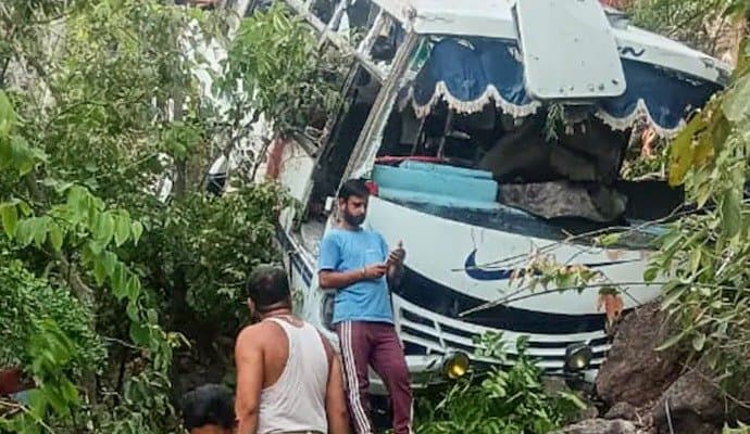 J&K: কাশ্মীরে জঙ্গি হামলায় ১০ পুণ্যার্থীর মৃত্যু, তদন্ত শুরু ভারতীয় সেনা ও এনআইএ-র 
