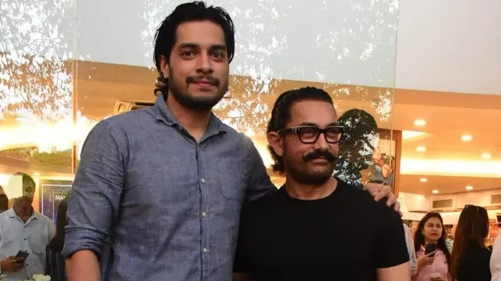 amir khan told junaid khan he is retiring asked son to take over production house ent