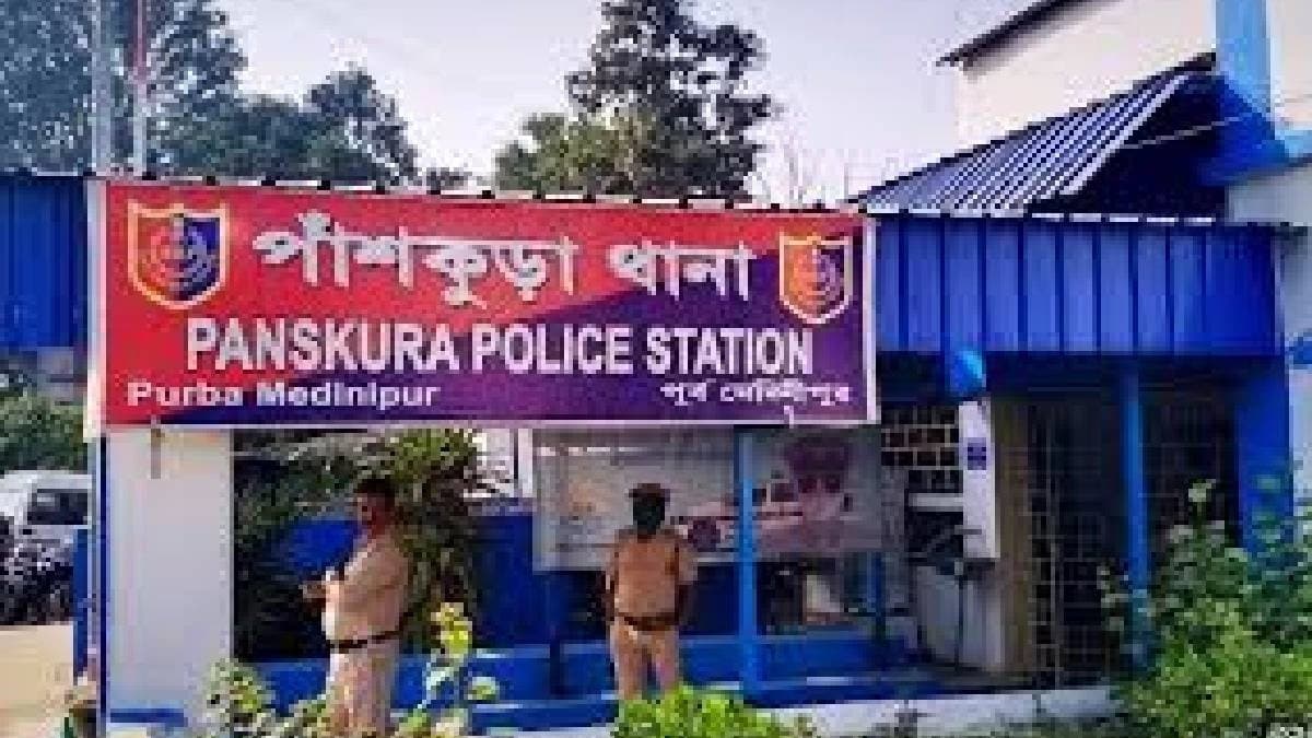 A word girl accused the hospital facility manager for forcefully physical relationship