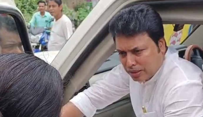 BJP: অভিষেকের কেন্দ্রে দলীয় কর্মীদের বিক্ষোভের মুখে বিজেপির কেন্দ্রীয় দল