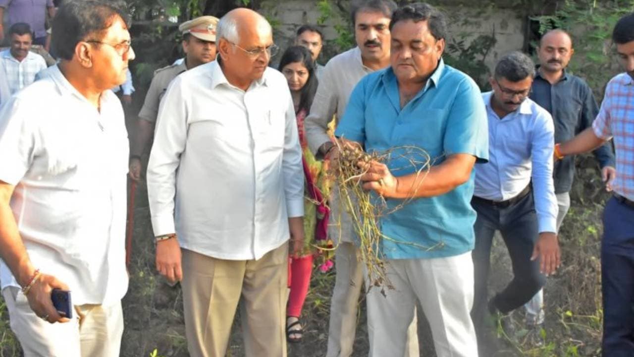 Controversy for gujarat govt relief package to rain affected farmers