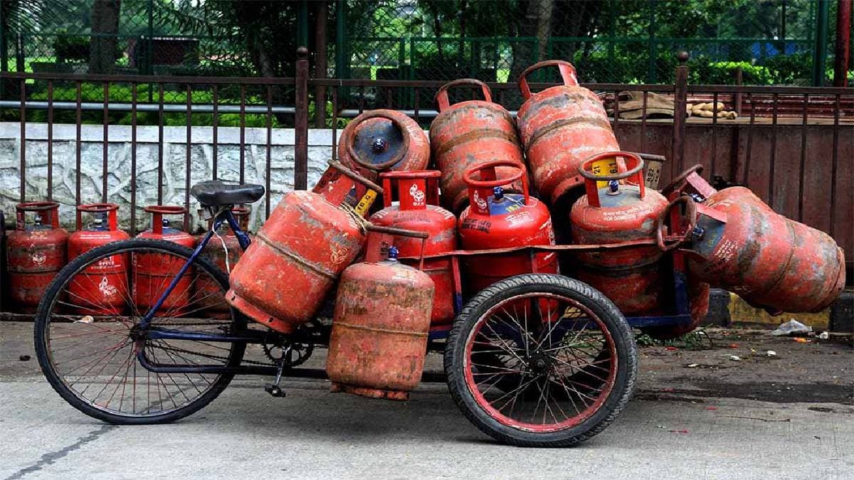 Commercial LPG cylinders price slashed by rs 41 domestic rates unchanged