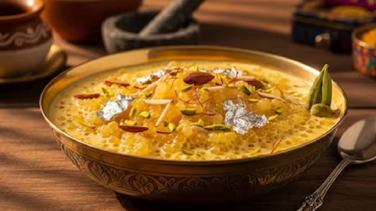রাত পোহালেই জন্মাষ্টমী, বাজার থেকে কিনতে হবে না, কৃষ্ণের ভোগে মিষ্টি তৈরি করুন বাড়িতেই