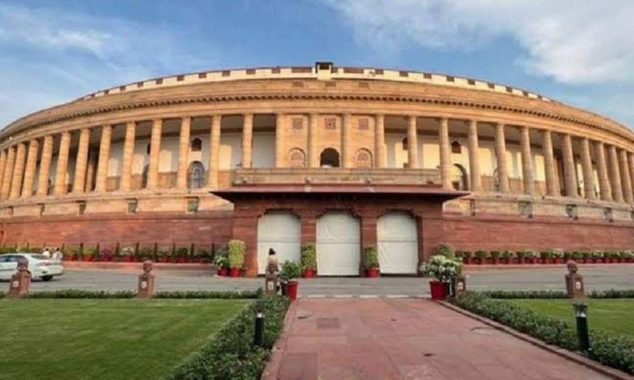 Parliament: সাংসদদের বিদেশযাত্রায় প্রয়োজন মন্ত্রকের অনুমতি