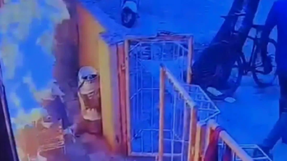 Bengaluru Fire Incident Man Sets Relatives house on fire know the reason