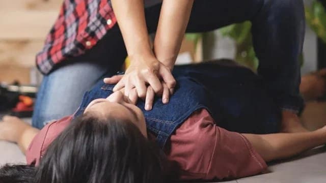 Chinese Teacher Accused Of Groping Woman While Performing CPR On Busy Street