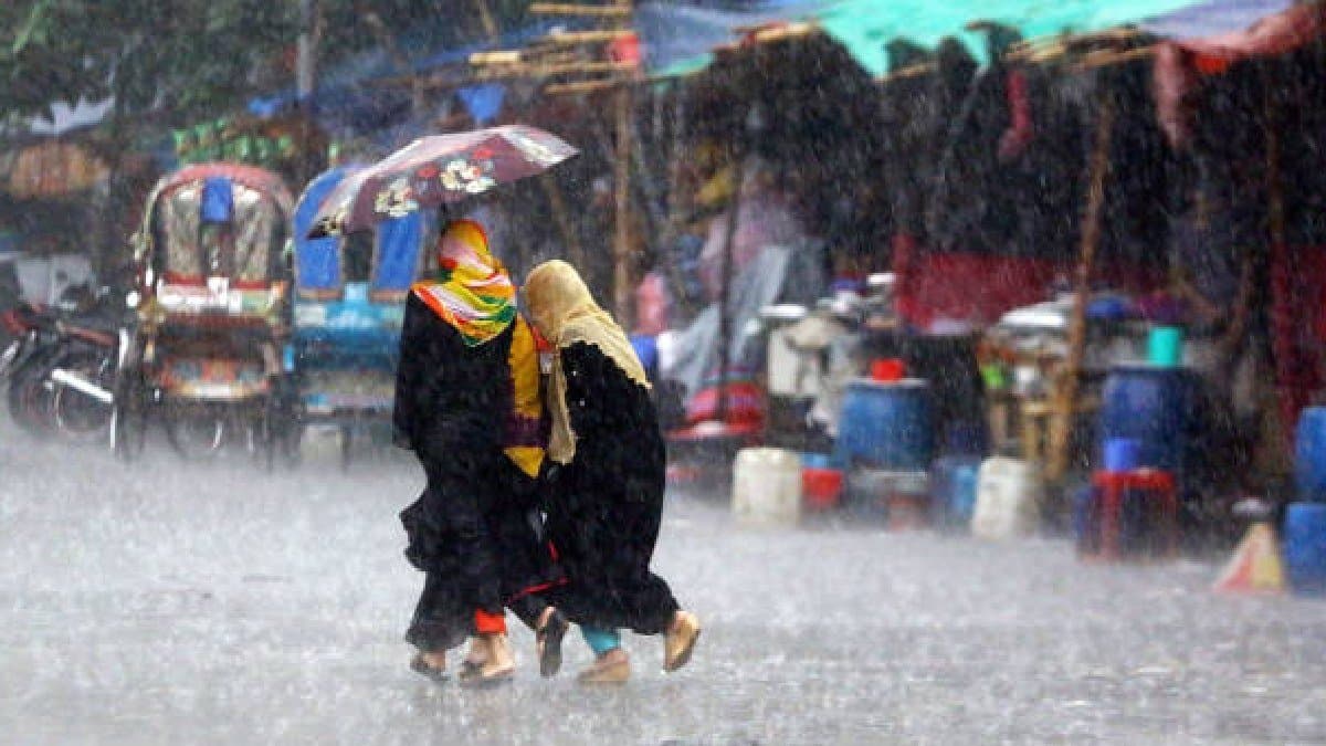 IMD Weather Update light to heavy rain forecast Thunderstorm with gusty wind big update for Bengal districts next days 