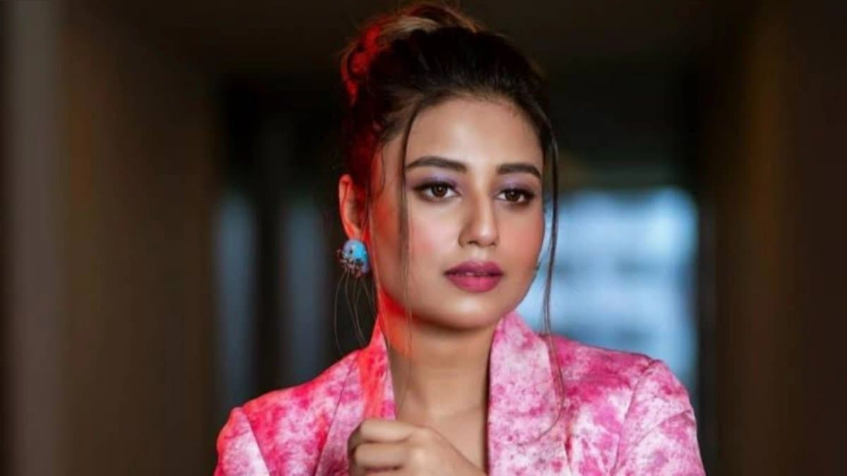 Tollywood actress Swastika Dutta suffering from cornea damage 