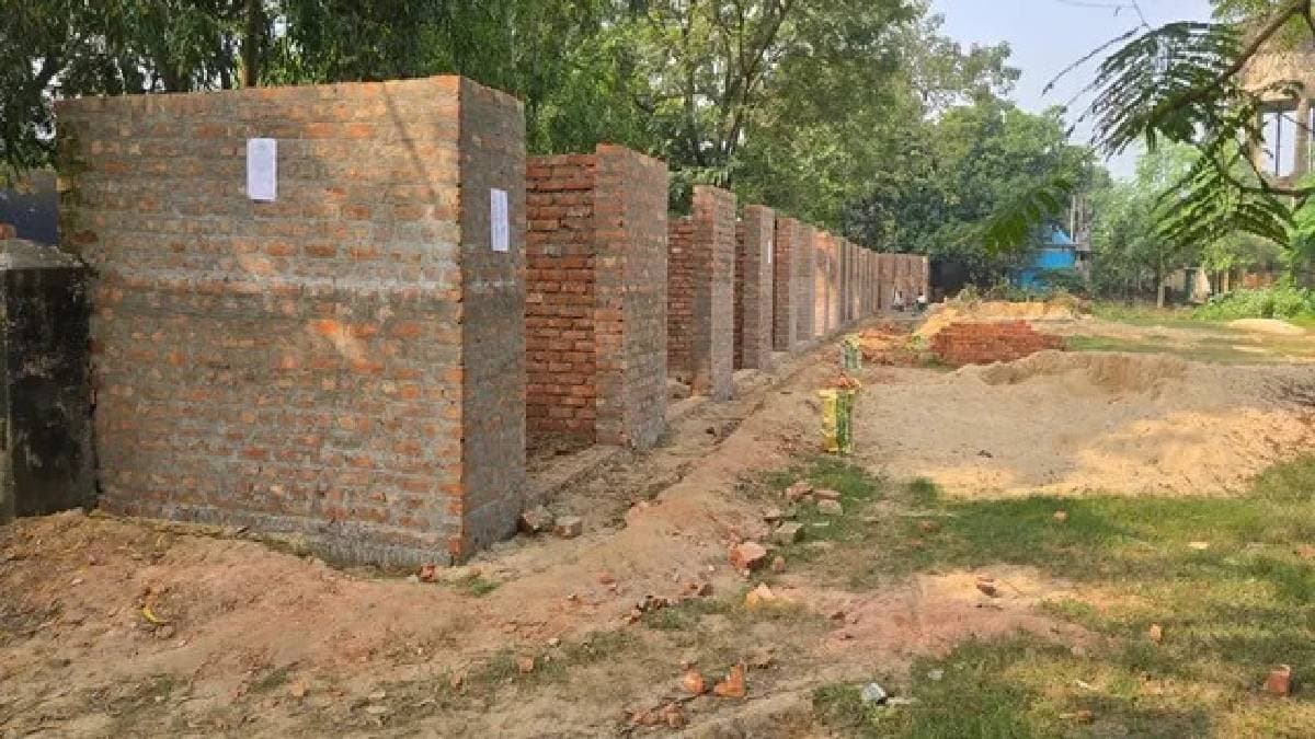 BDO Issues Show Cause Notice to Panchayat Head for Unauthorized Shops Built on Government Land gnr