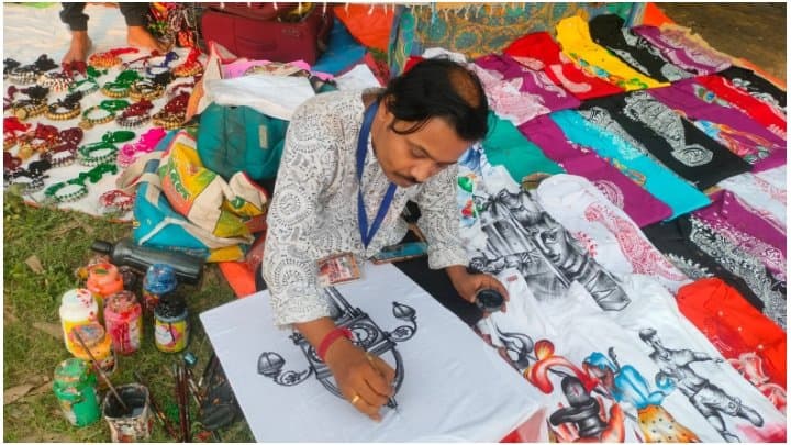 COLOR: হাতে আঁকা পাঞ্জাবি পৌঁছবে ক্যালিফোর্নিয়া