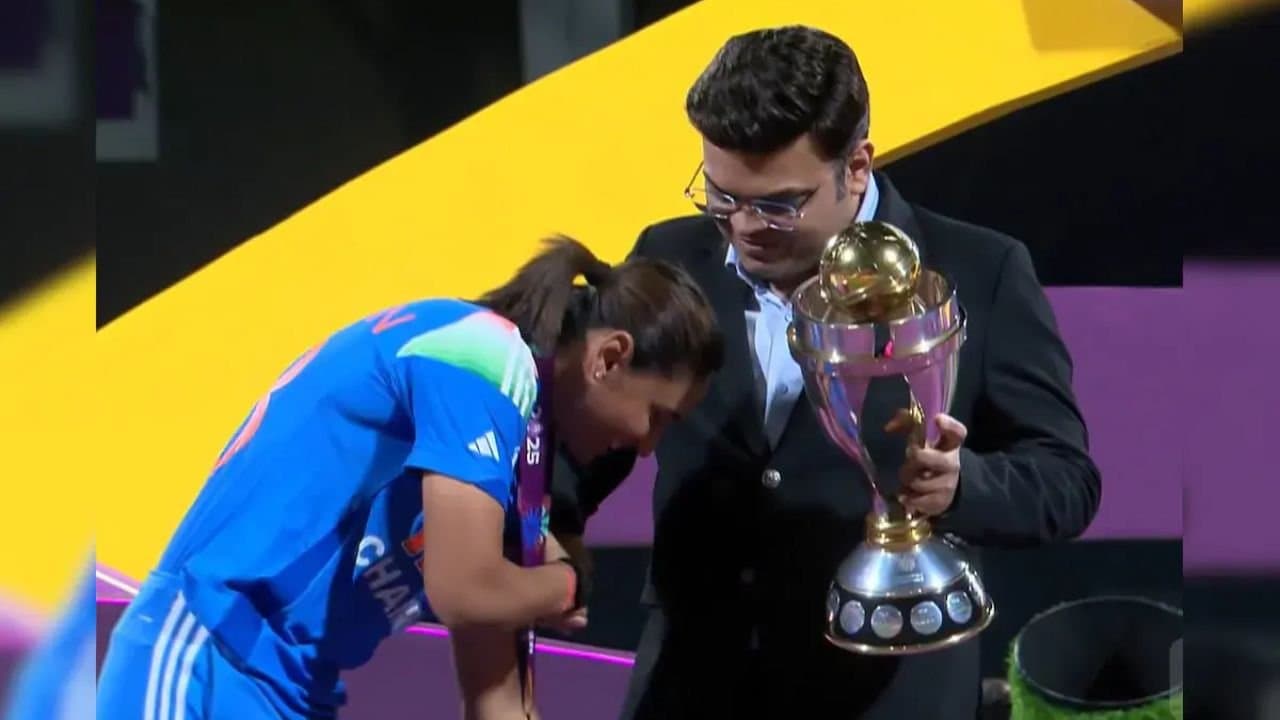 Harmanpreet Kaur tried to touch ICC chairman Jay Shahs feet 