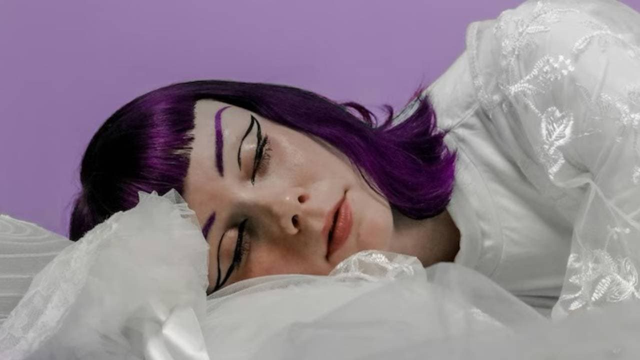 These sleep trends are viral in social media 