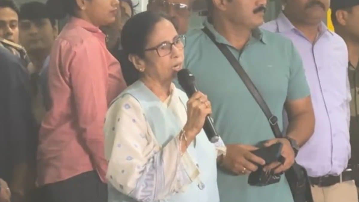 Chief Minister Mamata Banerjee left Kolkata for her London Tour