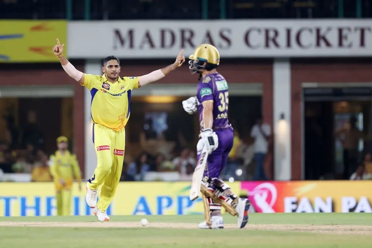 KKR-CSK: বিজয়রথ থামল নাইটদের, ব্যাটিং ভরাডুবিতে চেন্নাইয়ের কাছে প্রথম হার
