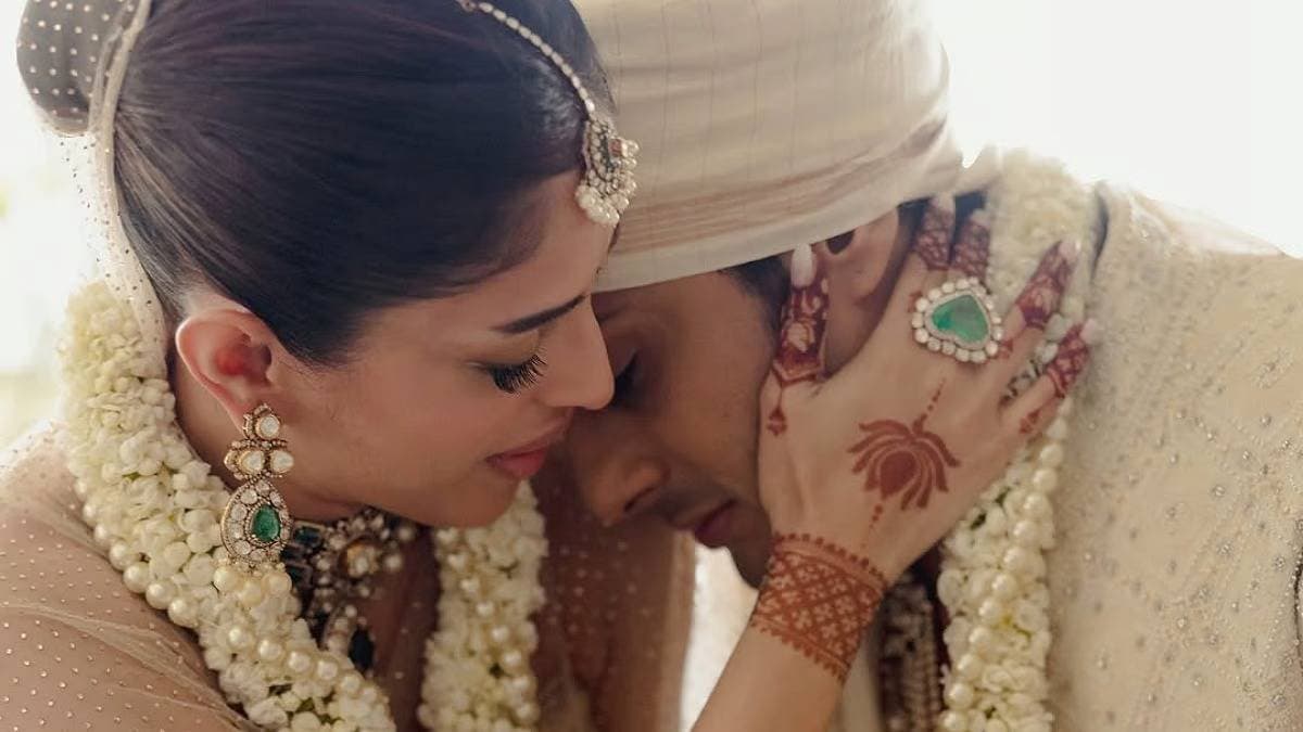 Bollywood actor Prateik Babbar gets married to Priya Banerjee details inside ENT