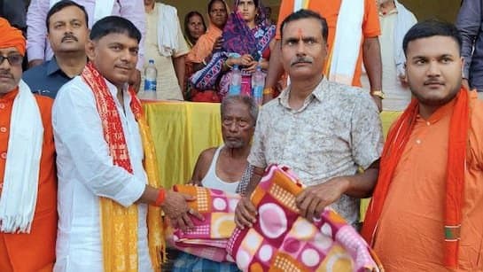 In 40 Degrees Heatwave Bihar Minister Distributing Blankets Gets Slammed