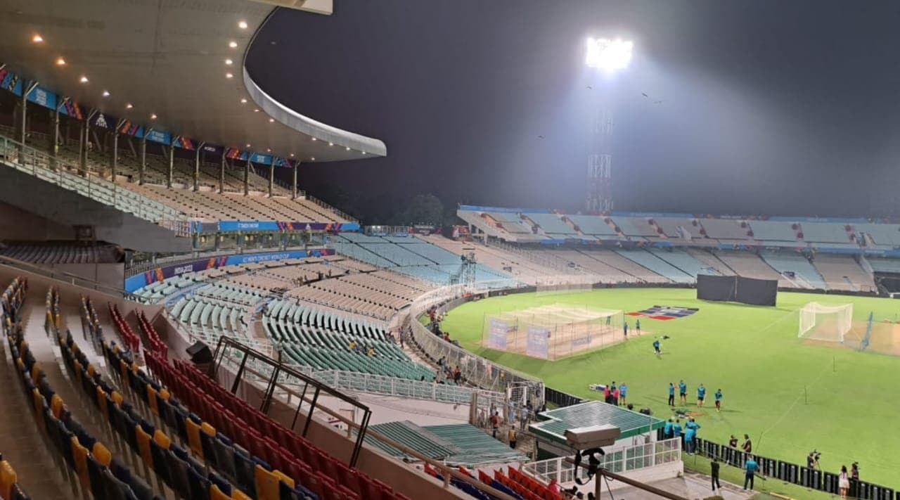 Eden Gardens: টিকিট নিয়ে বিক্ষোভ, দেওয়াল ভাঙার মধ্যেই বিশ্বকাপের জন্য তৈরি হচ্ছে ইডেন
