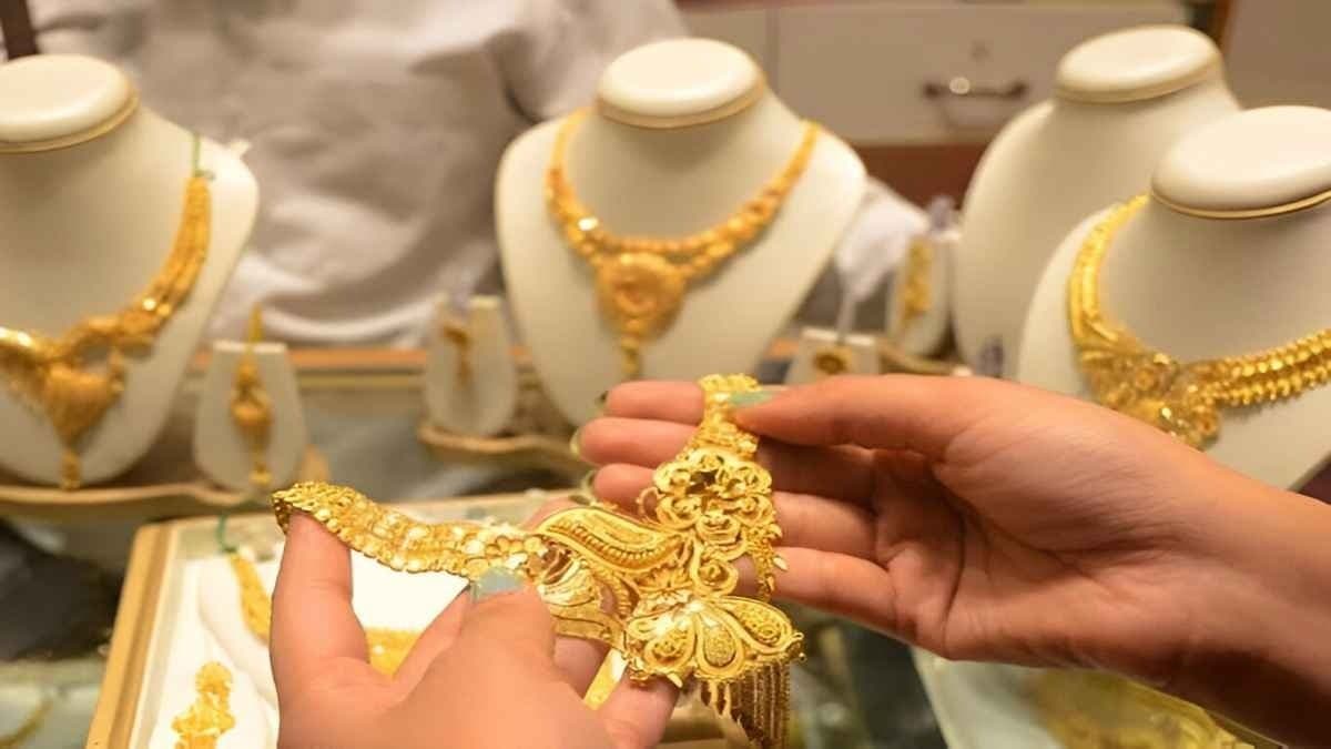 Gold Price today in India amid wedding Season check 22 carat gold price on november 26 gnr