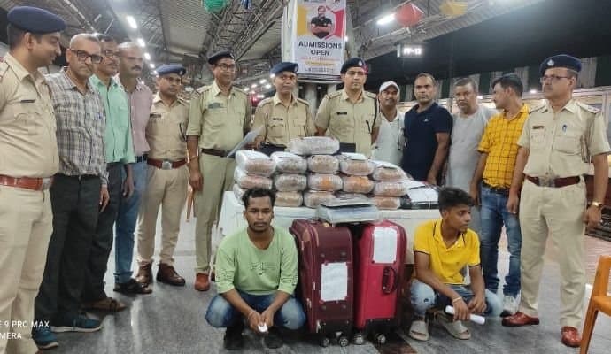 MAJOR DRUG RACKET UNEARTHED BY RPF AT SEALDAH Gnr