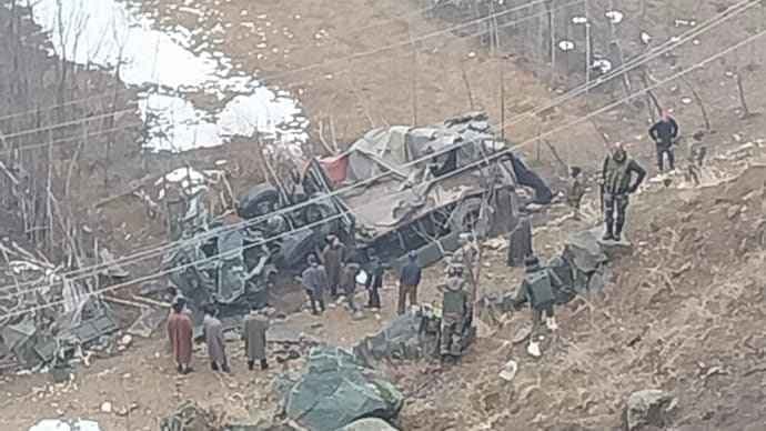  4 soldiers killed after Army truck rolls down hill in Jammu and Kashmir gnr 
