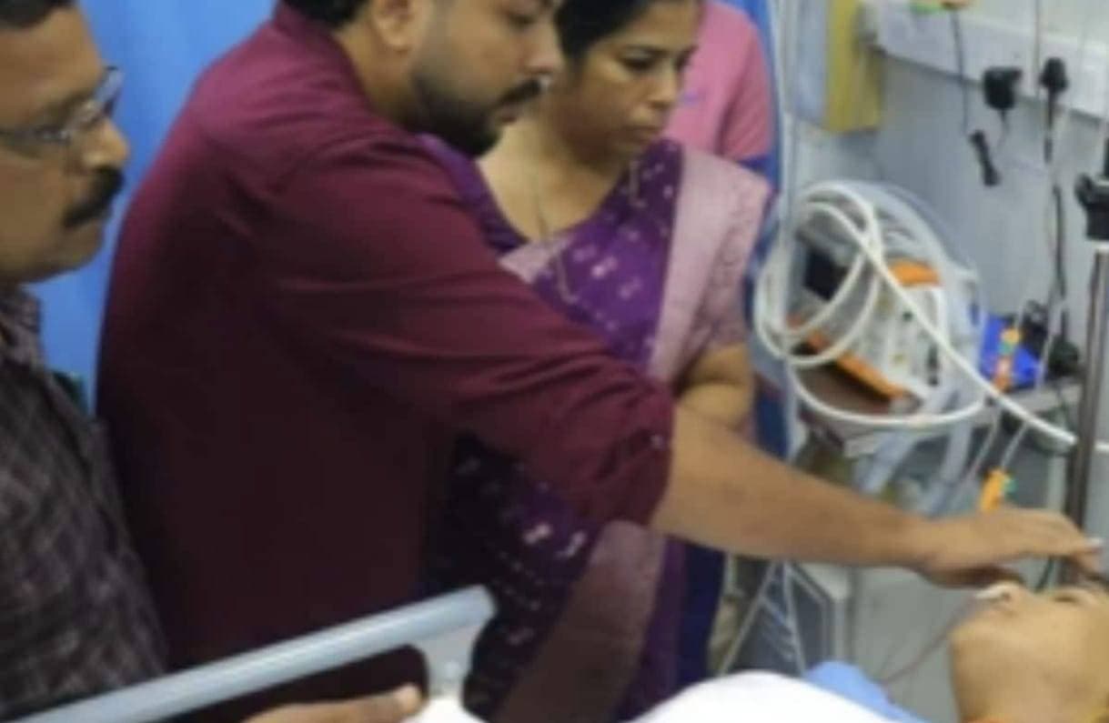 Kerala Man Marries Injured Bride in Emergency Ward In Hospital