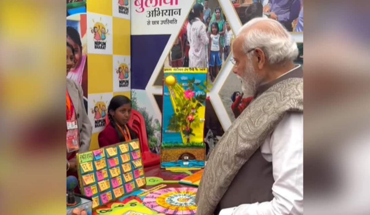  Narendra Modi:  'তুমি কি সবজি খাও?' খুদে বন্ধুকে প্রশ্ন মোদির