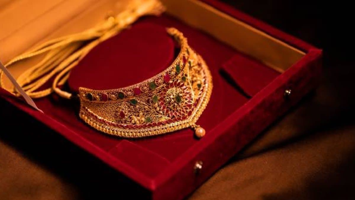 Gold Price Today huge change in price Check 22 and 24 Carat Gold Price on 22 August