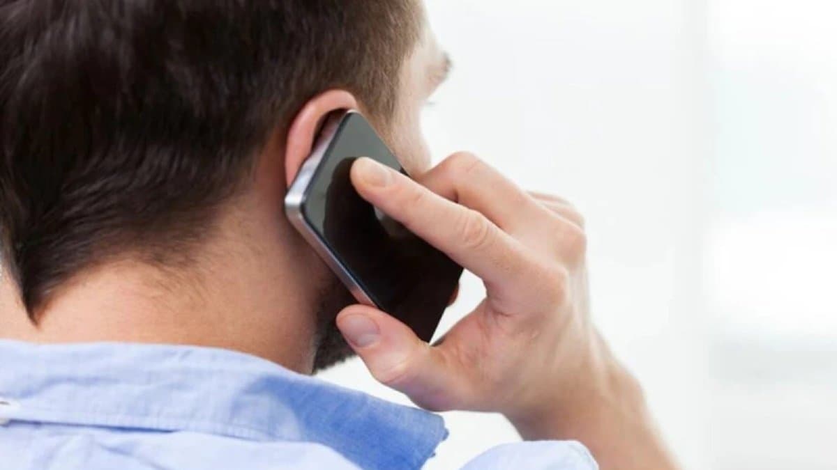 Who made the first mobile call in India