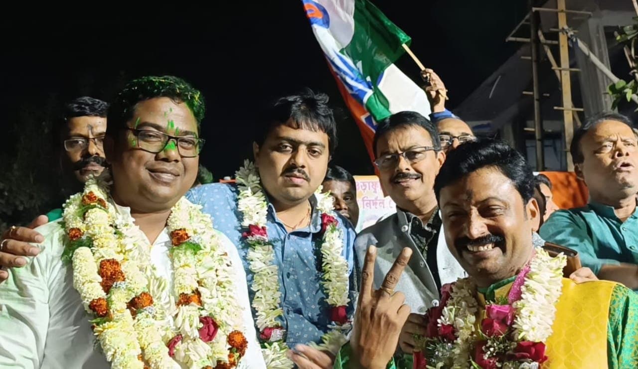TMC: তৃণমূল কংগ্রেসে যোগ দিলেন তিন নির্দল কাউন্সিলার