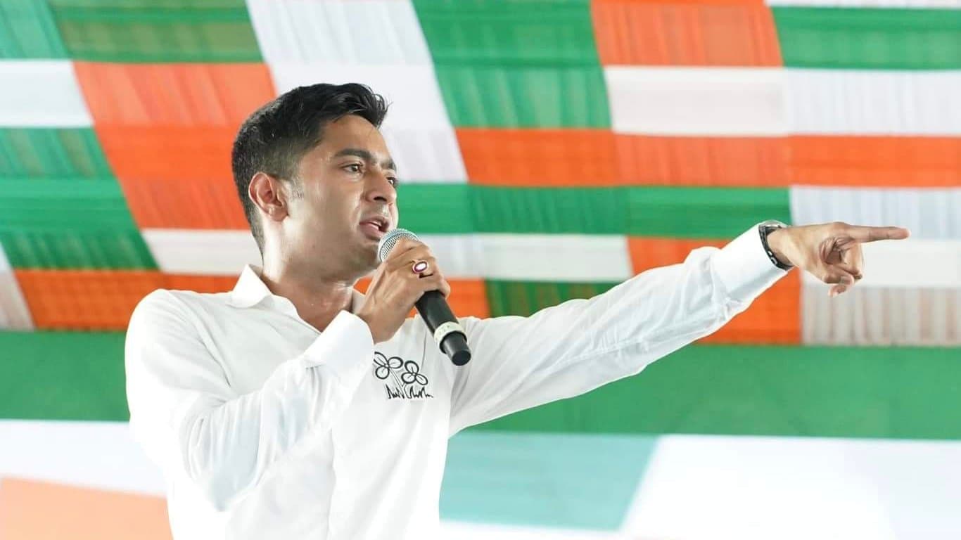 Abhishek Banerjee: বিজেপির কেউ আবাসের টাকা দিয়েছে বললে, বেঁধে রাখবেন: অভিষেক 
