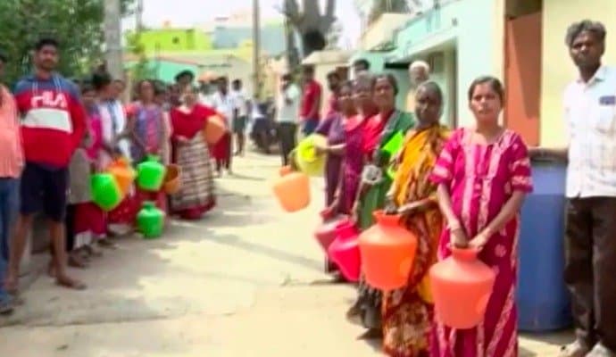 WATER: গরম শুরুর আগেই বেঙ্গালুরুতে তীব্র জলসঙ্কট