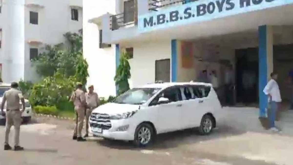 Medical student found dead on campus under suspicious circumstances in UP gnr 