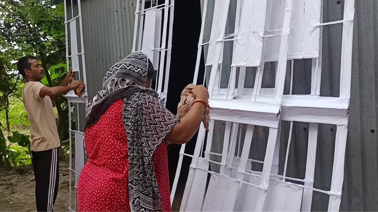 Family of Aminur makes Rash Chakra in Coochbehar traditionally