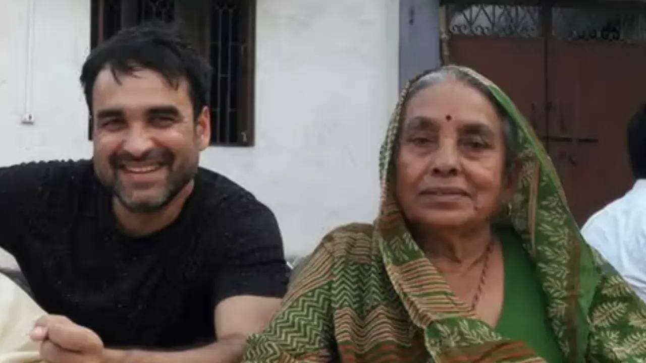 শাহরুখের জন্মদিনেই মা’কে চিরতরে হারালেন পঙ্কজ ত্রিপা